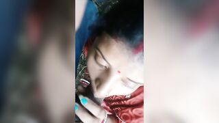 Bengali bhabhi Shalini outdoor mein blowjob deti hui