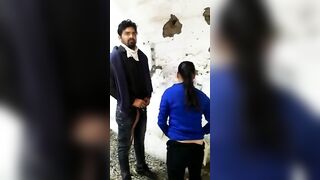 Desi couple khule mein sex karte pakde gaye