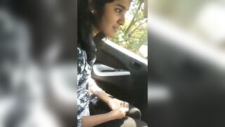 Car mein college girl ne mast blowjob diya