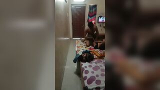 Desi wife maje mein chud gayi apne boyfriend se