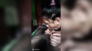 Cute wife blowjob de rahi hai husband ko