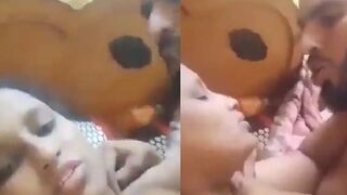 Pakistani Muslim couple maje mein sex karte hue