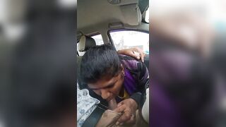 South Indian aunty car mein blowjob deti hui
