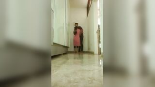 Hostel corridor mein girlfriend ki chudai