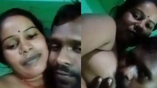 Dehati bhabhi ki big boobs chus raha hai devar