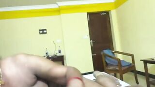Mallu aunty deep blowjob de rahi hai