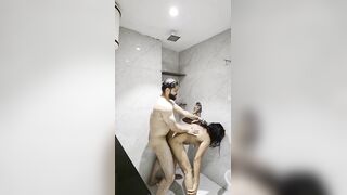Bathroom mein sexy Indian girlfriend ki chudai