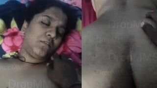 Tamil wife ki pose badal badal kar chudai