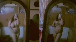 Chubby bhabhi Punam ki nangi selfie video