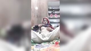 Pakistani Muslim girl ki desi fingering sex video