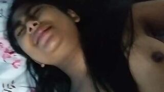 Desi girlfriend ki hairy chut chodi boyfriend ne