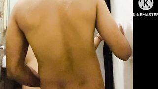 Bathroom mein jawan randi ki hardcore chudai