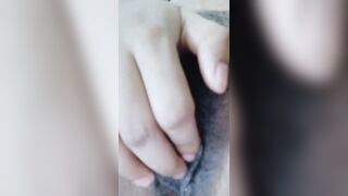 Desi girlfriend ne bf ke sath mil kar fingering kiya