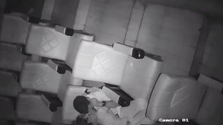 Cinema hall mein bf ko blowjob deti girlfriend