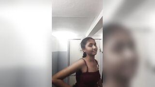Desi girl Saloni ki boobs ki selfie
